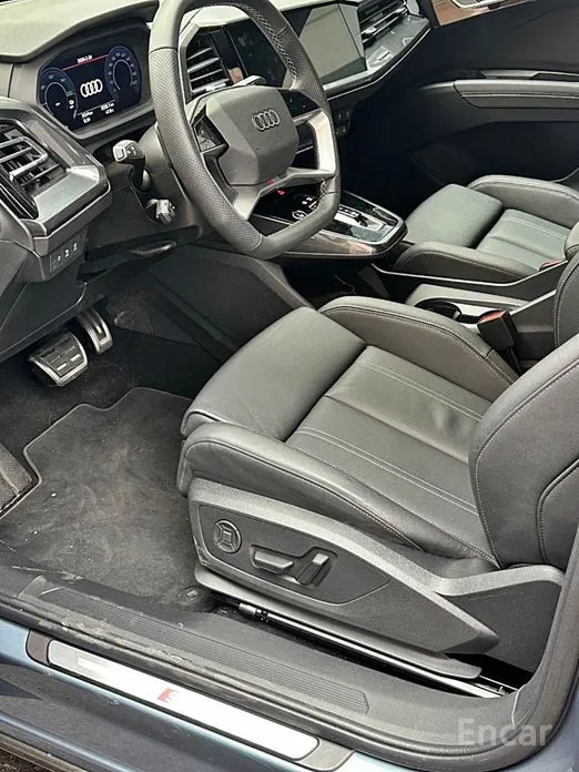 Фото 13 - Audi Q4 e-tron