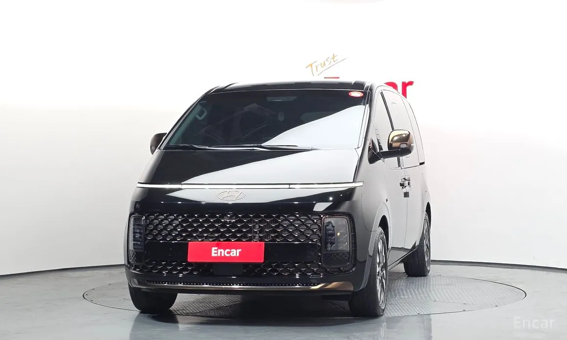 Фото 3 - Hyundai Staria