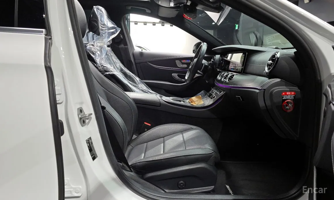 Фото 11 - Mercedes-Benz E-Class