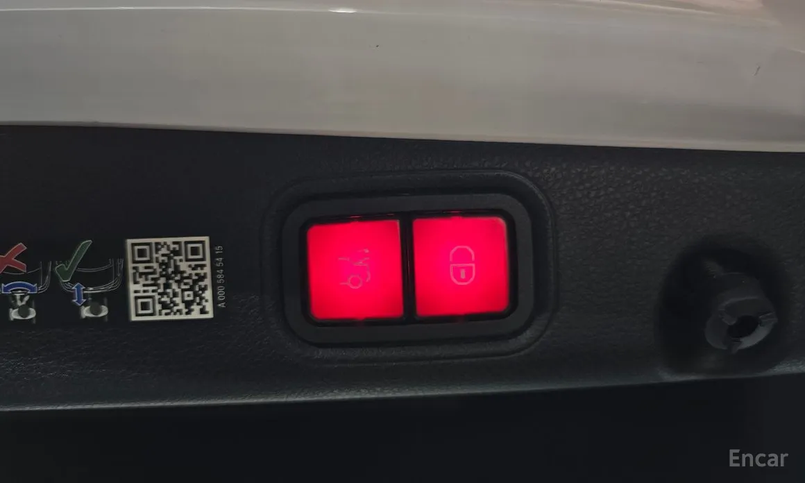 Фото 20 - Mercedes-Benz E-Class