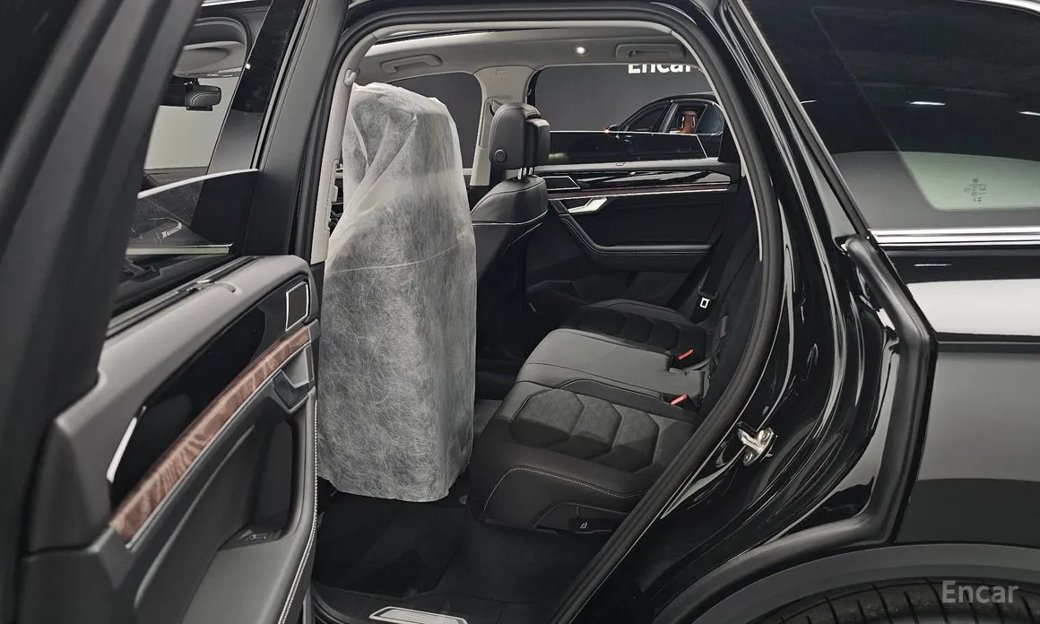 Фото 12 - Volkswagen Touareg