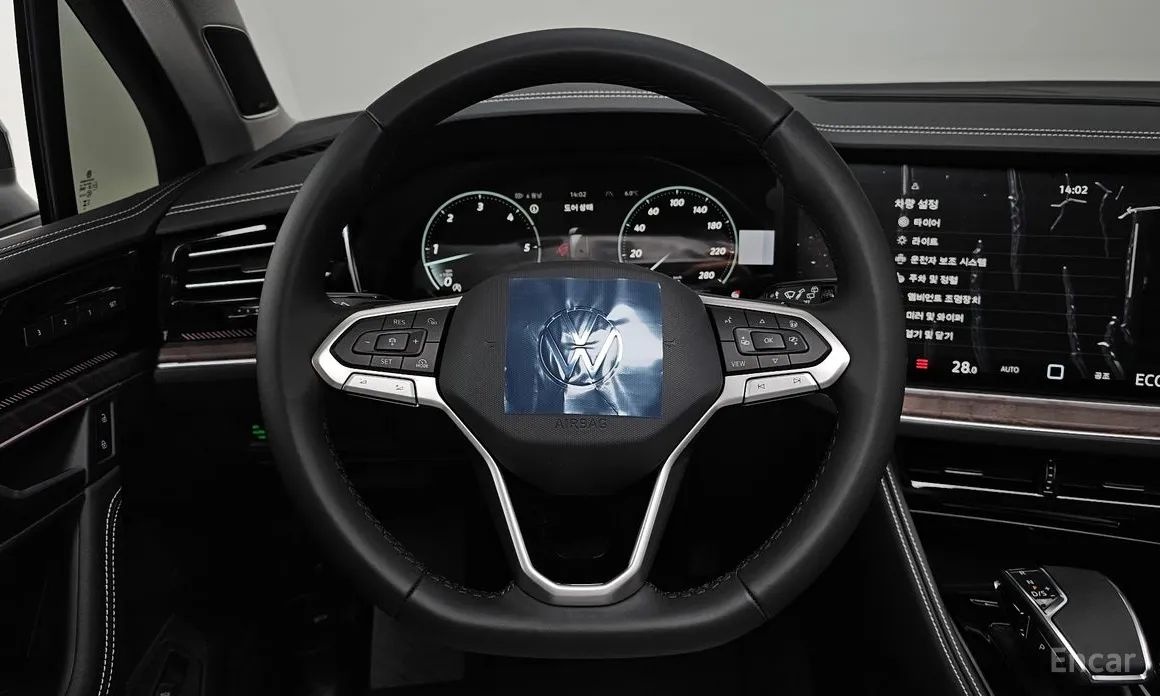 Фото 13 - Volkswagen Touareg