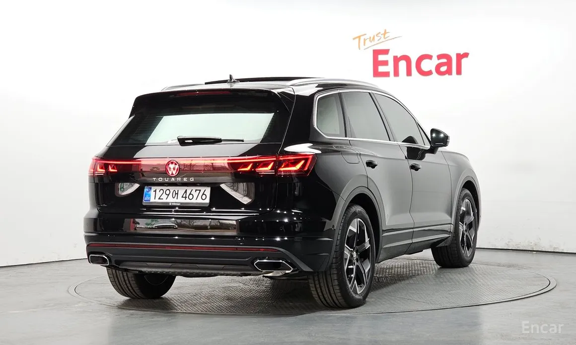 Фото 2 - Volkswagen Touareg