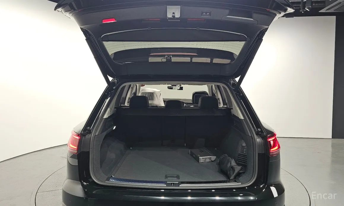 Фото 20 - Volkswagen Touareg