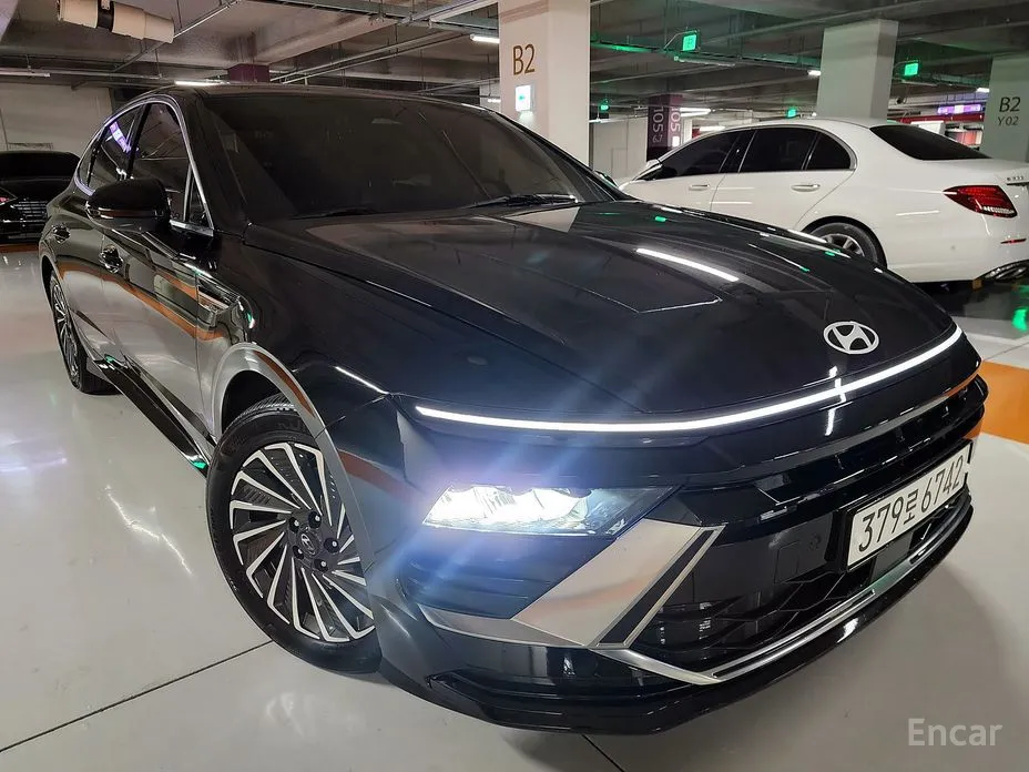 Photo 1 - Hyundai Sonata