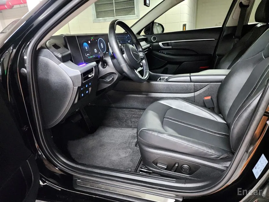 Photo 12 - Hyundai Sonata