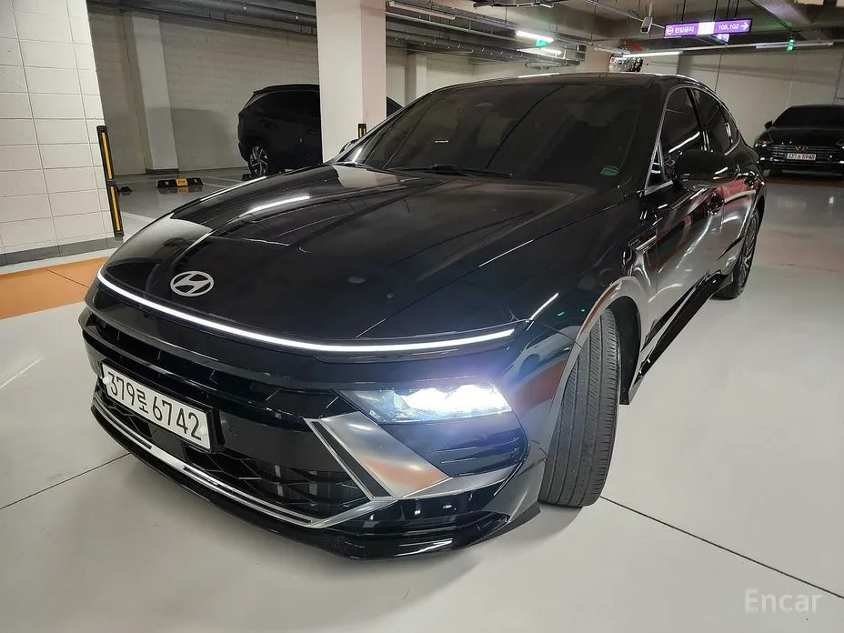 Photo 3 - Hyundai Sonata