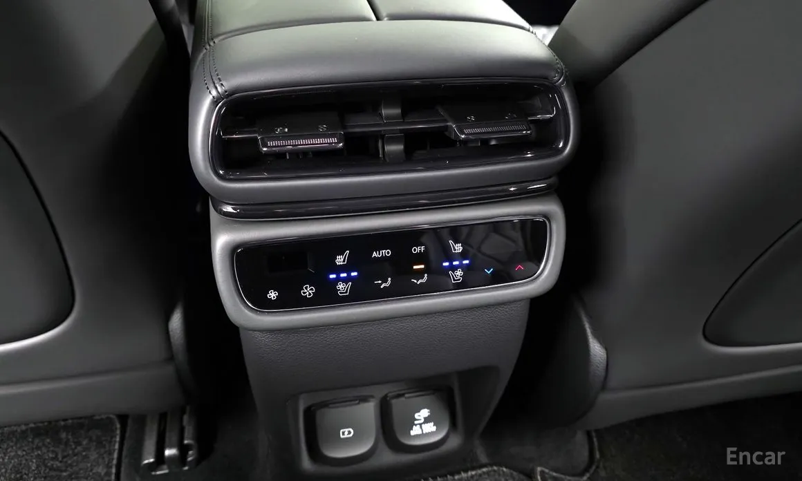 Фото 18 - Genesis GV80