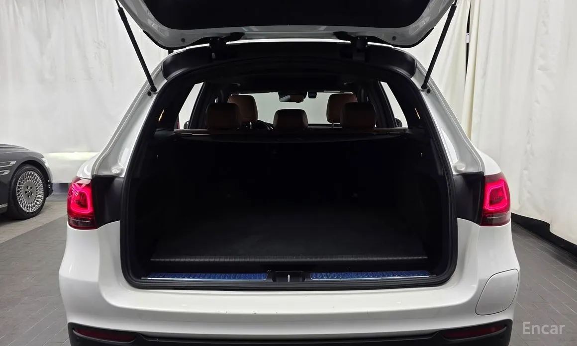 Фото 20 - Mercedes-Benz GLC-Class