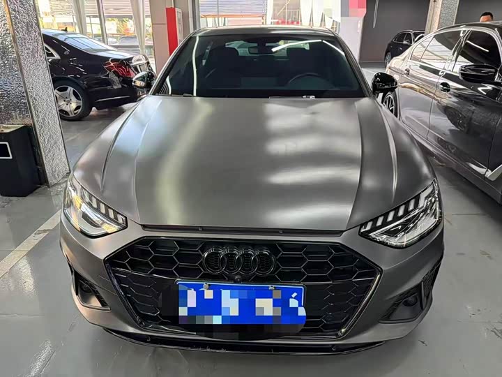 Фото 2 - Audi A4L