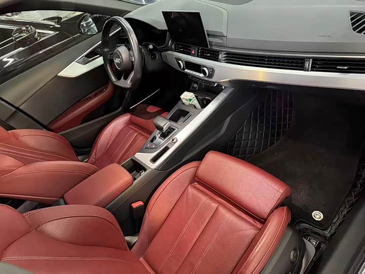 Фото 7 - Audi A4L