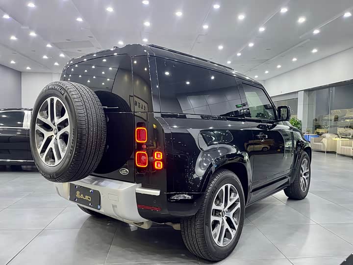 Фото 7 - Land Rover Defender