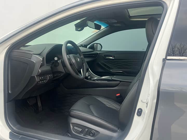 Фото 8 - Toyota Avalon