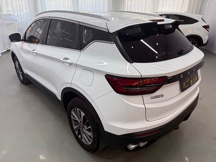 Фото 4 - Geely Coolray