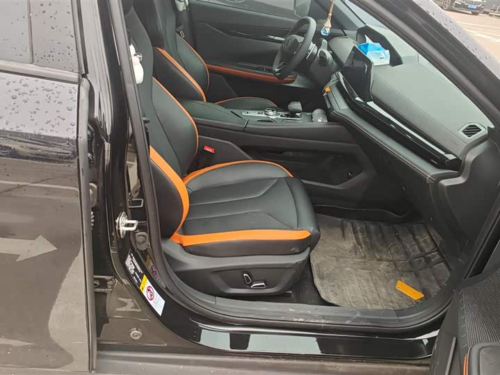 Photo 8 - Changan UNI-V