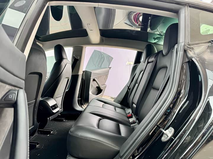 Фото 7 - Tesla Model 3