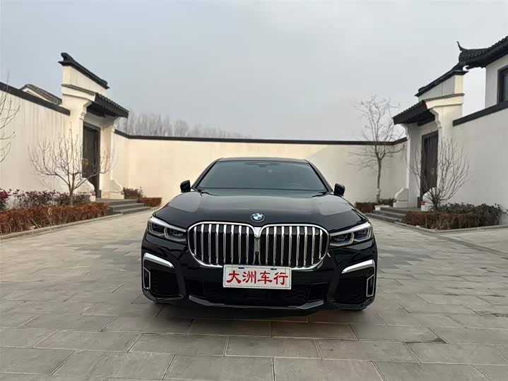 Фото 2 - BMW 7 Series