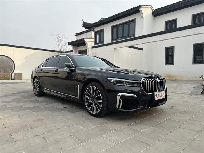 Фото 3 - BMW 7 Series