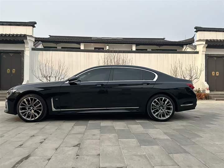 Фото 4 - BMW 7 Series