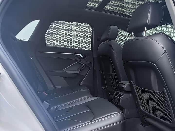 Фото 8 - Audi Q3