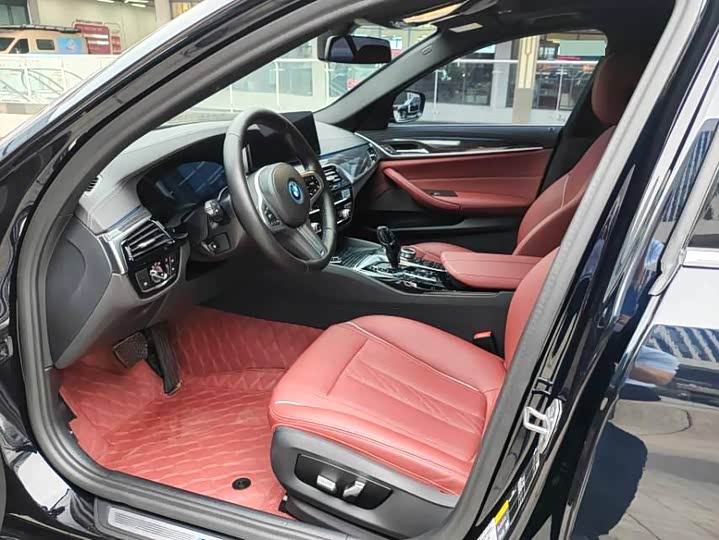 Фото 2 - BMW 5 Series Hybrid