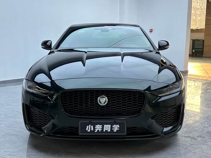Фото 2 - Jaguar XE L