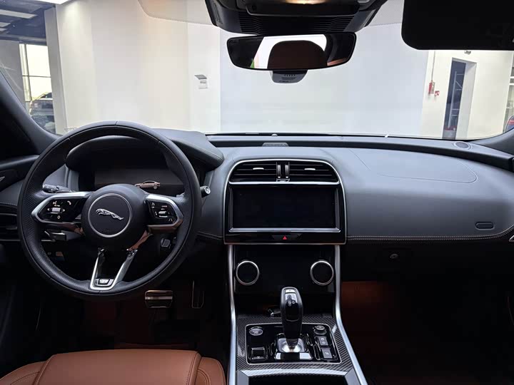 Фото 7 - Jaguar XE L