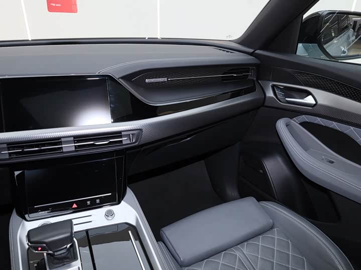 Фото 4 - Audi Q6