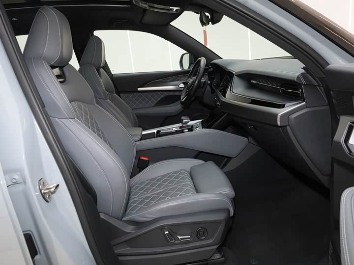 Фото 8 - Audi Q6