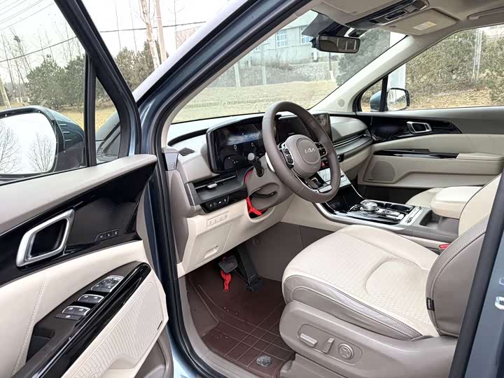 Фото 4 - Kia Carnival