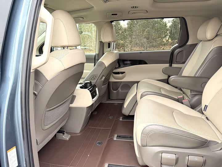 Фото 6 - Kia Carnival