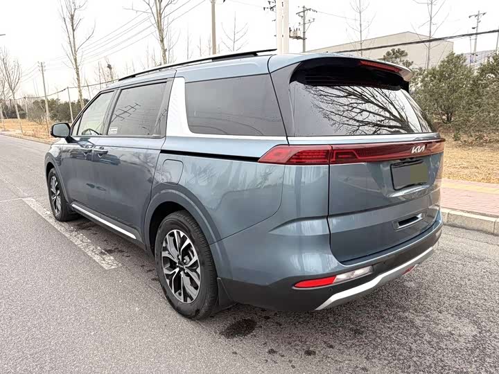 Фото 9 - Kia Carnival