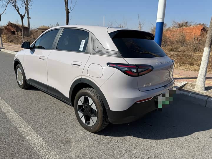 Фото 3 - Geely Galaxy Geome