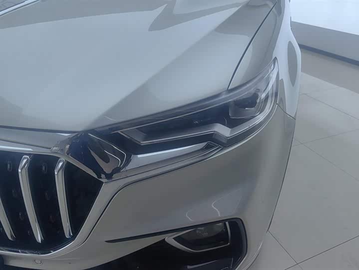 Photo 5 - Hongqi HS5