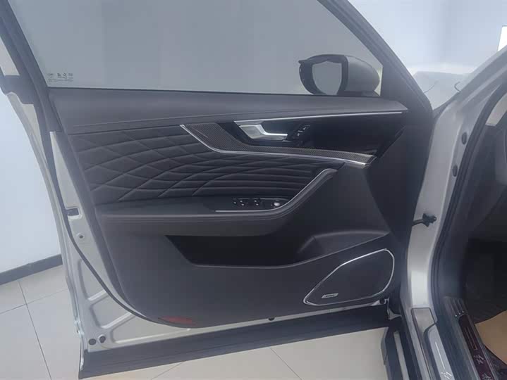 Photo 7 - Hongqi HS5