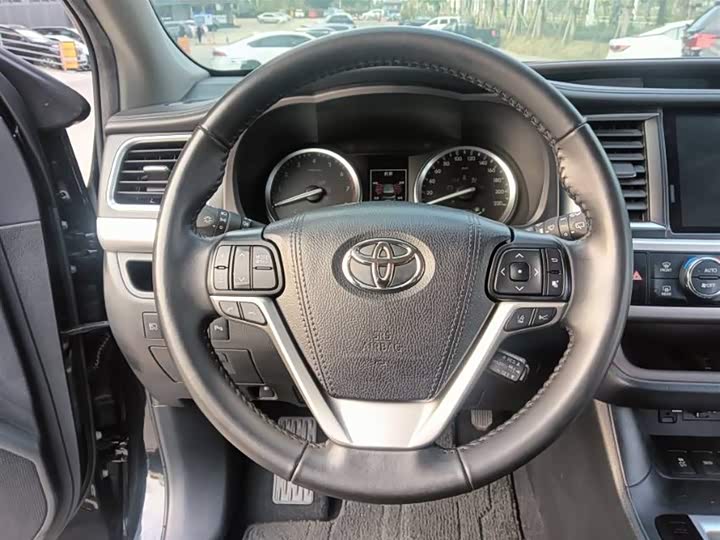Фото 6 - Toyota Highlander