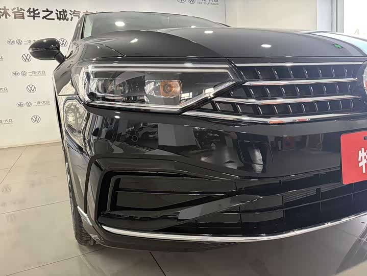 Фото 5 - Volkswagen Magotan