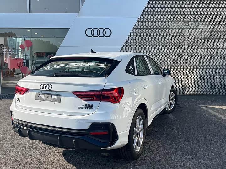 Фото 4 - Audi Q3 Sportback