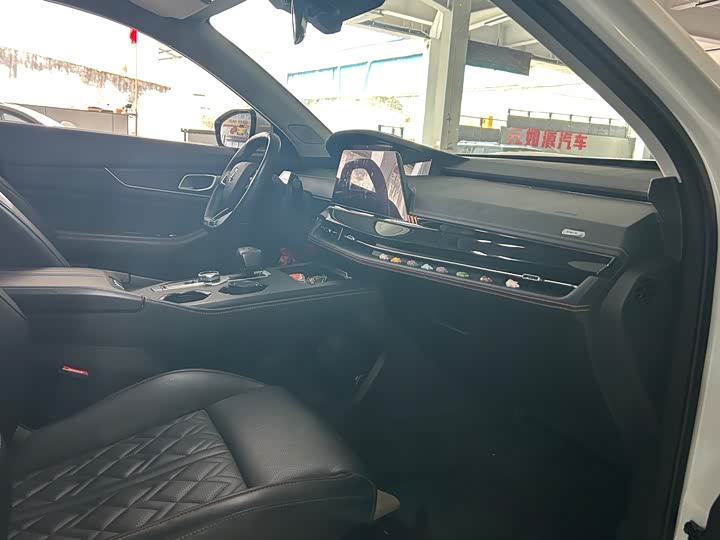 Фото 9 - Changan UNI-K