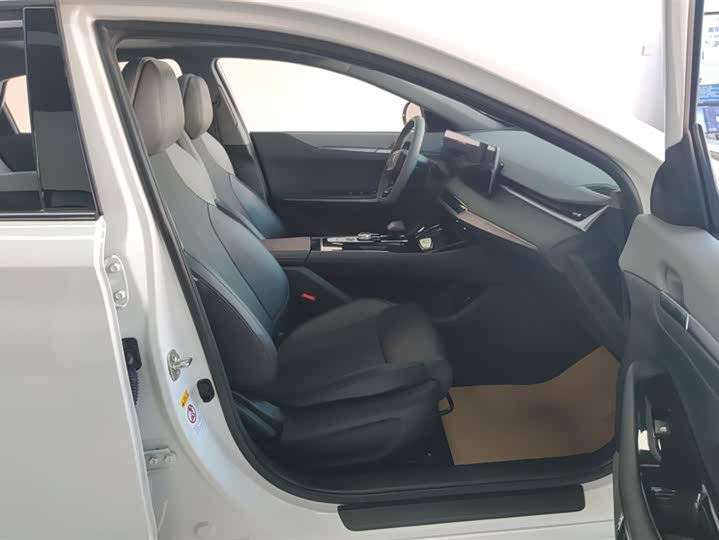 Photo 8 - Changan Raeton Plus