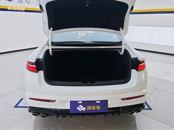 Фото 4 - Geely Preface