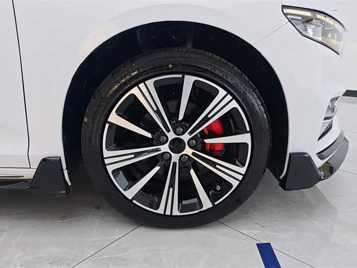 Фото 6 - Geely Preface