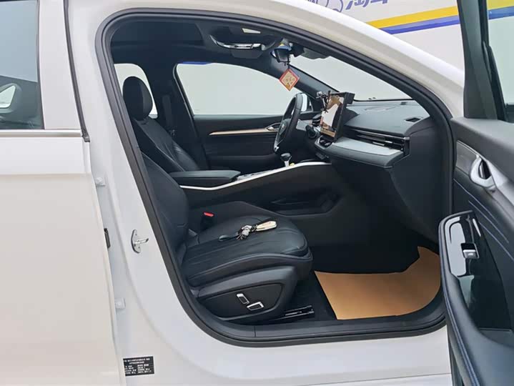 Фото 8 - Geely Preface