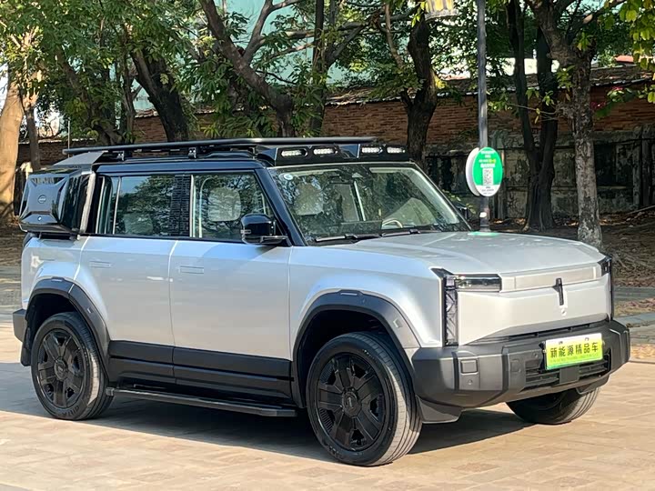 Фото 2 - Chery iCar 03