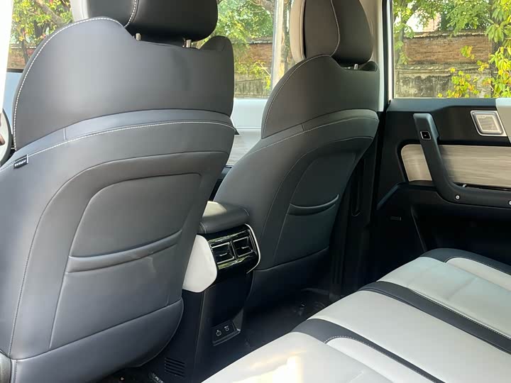 Фото 8 - Chery iCar 03