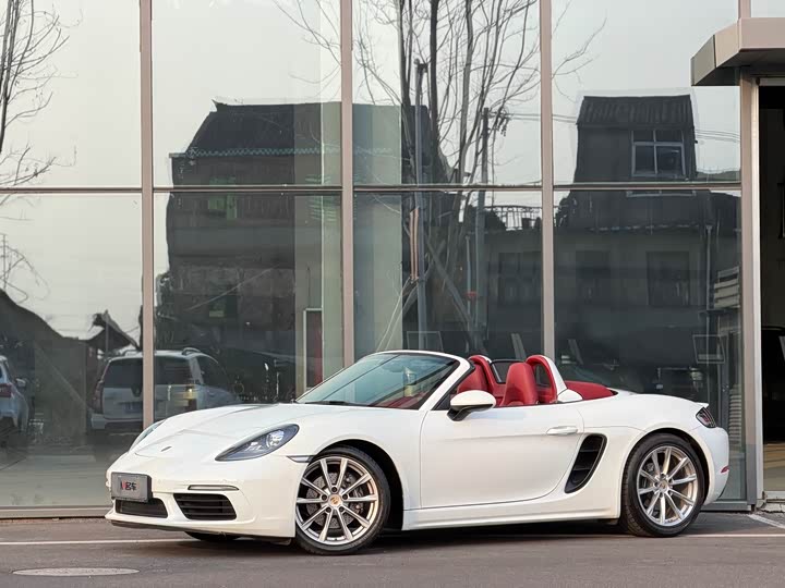 Фото 1 - Porsche 718