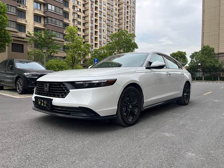 Фото 1 - Honda Accord