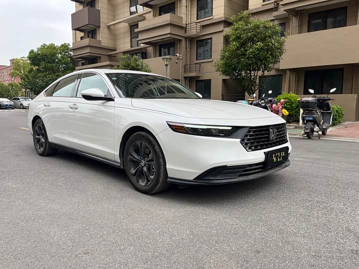 Фото 3 - Honda Accord