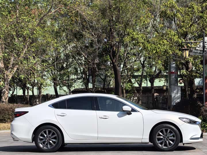 Photo 5 - Mazda Atenza