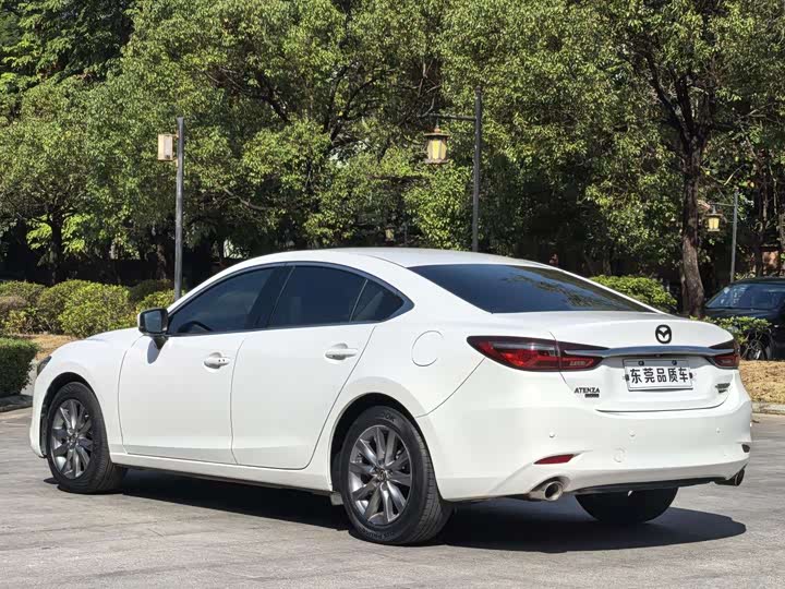 Photo 7 - Mazda Atenza